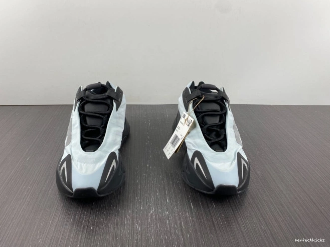 Blue GZ0711 MNVN 700 Yeezy Adidas Boost Tint 0709